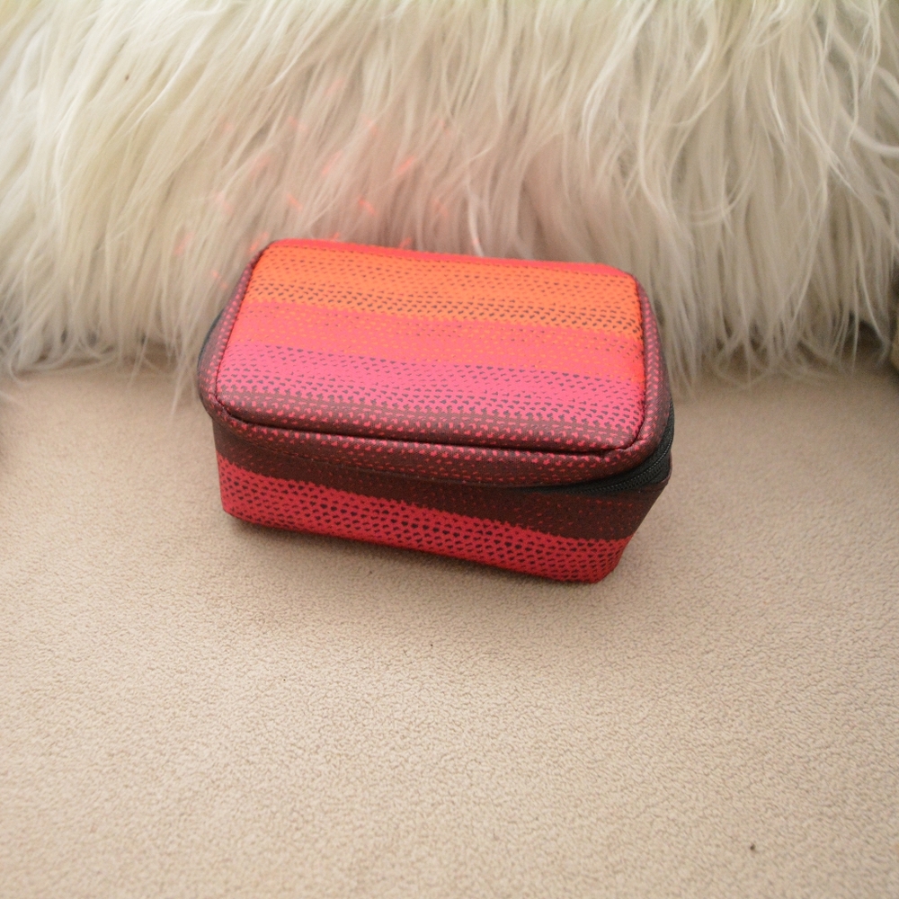 Thirty-One Gifts Ombre Stripe Baubles & Bracelets Case